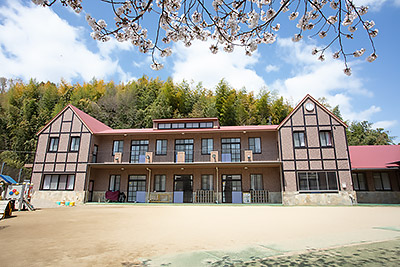 ロッジ風の園舎